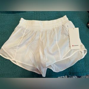 Women’s Lululemon Size 6 Tall Hotty Hot LR Short 4” Lined- Brand New with Tags